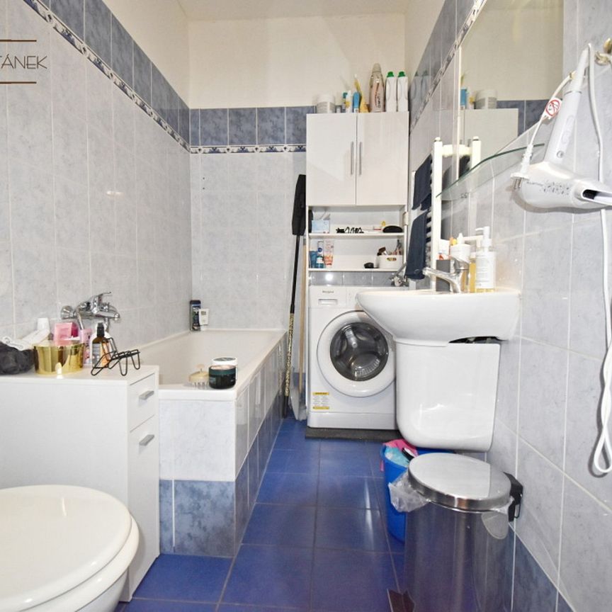 Pronájem bytu 1+1 35 m² - Fotografie 1