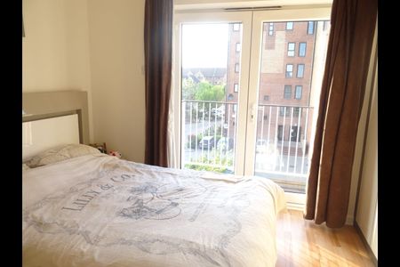 2 Bed Flat, Schooner Close, E14 - Photo 4