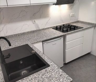 Plaça dHondures, Valencia, Valencian Community 46022 - Photo 5