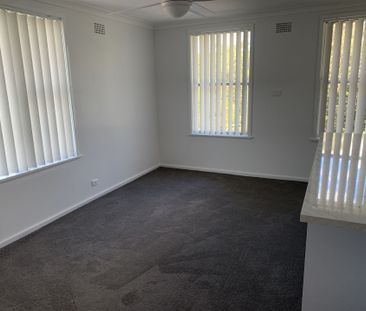 Renovated One Bedroom Unit With Parking - Photo 2