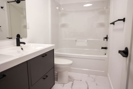 For Lease - 148 Glenlake Avenue Unit# 3, Toronto, Ontario - Photo 4