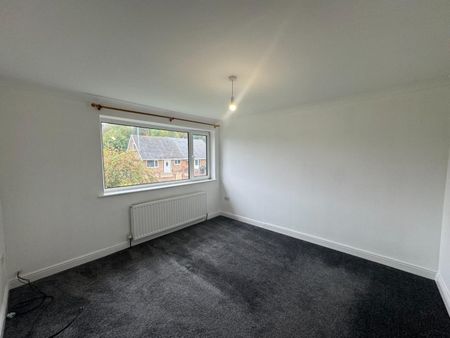 3 bedroom House To Let - Photo 2