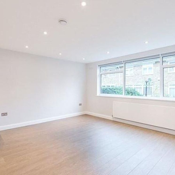 A beautifully presented, 4 bedroom house available to rent through Knight Frank. - Photo 1