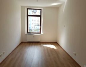 Böhlerstr. 41, WE 2 ~~~ Balkon, Tageslichtbad mit Wanne und Dusche, Abstellraum - Foto 1