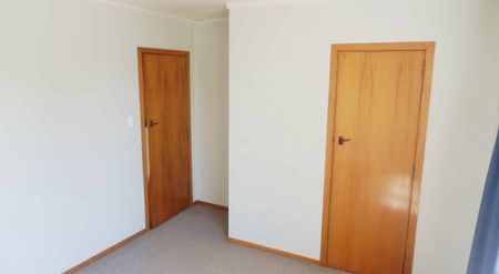 Comfortable Two Bedroom Home - Photo 5