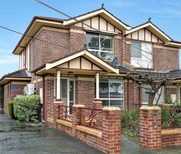 Low Maintenance Living in Essendon - Photo 2