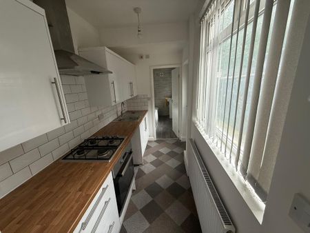 2 bedroom terraced house to rent - Photo 2