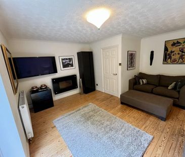 3 bedroom detached house to rent - Photo 2