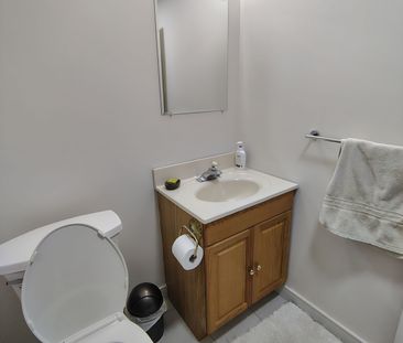 For Lease - 70 Orsett Street, Oakville, Ontario - Photo 4