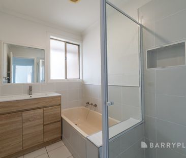 Low-maintenance living meets everyday convenience in this terrific ... - Photo 4