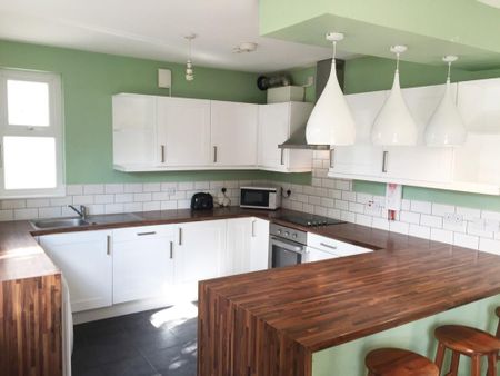 6 bedroom terraced house to rent - Photo 3