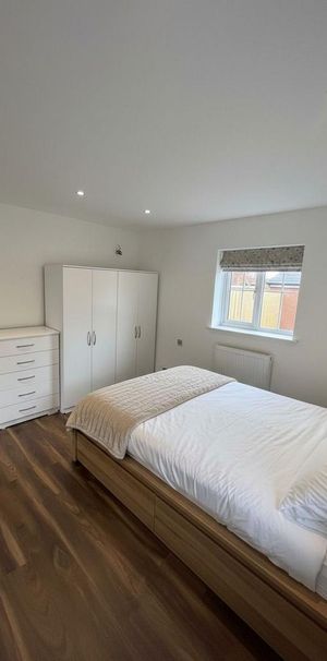 House share to rent - Photo 1