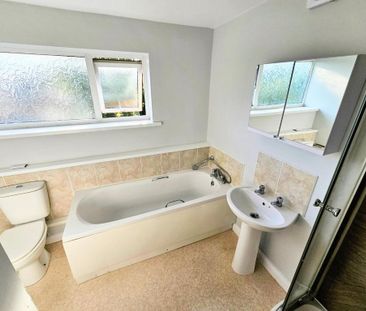 3 bedroom semi-detached house to rent - Photo 2