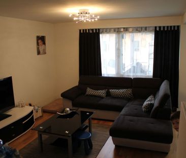 "An sonniger Lage mit grossem Balkon" - Photo 3