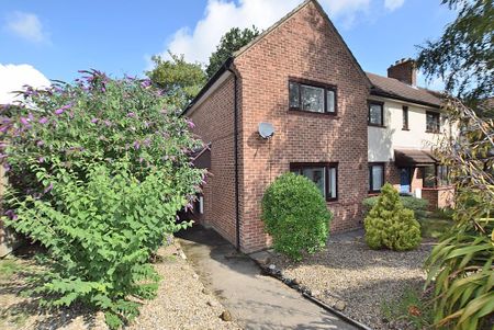 2 bedroom end of terrace house to rent - Photo 3