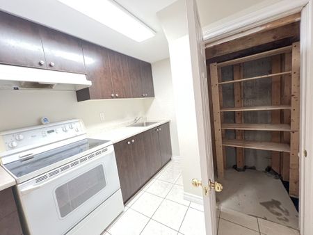 For Lease - 3866 Freeman Terrace Unit# Basement, Mississauga, Ontario - Photo 4