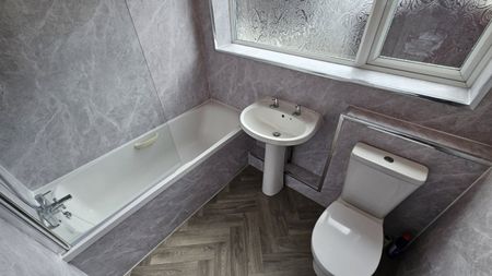 2 bed Terraced - To Let - Photo 3