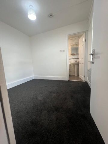 1 Bed Flat, Compton Road, LE3 - Photo 4