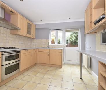 4 bedroom detached house to rent - Photo 4