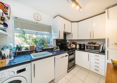 Nantes Close, SW18 1JL, London - Photo 4