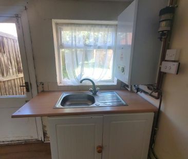 2 bedroom cottage to rent - Photo 6