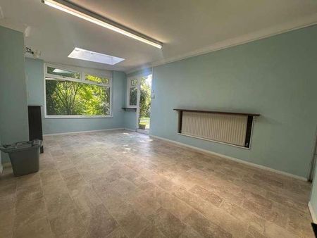 Slough, Berkshire, SL3 - Photo 5