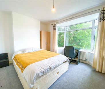 4 bedroom semi-detached house to rent - Photo 6