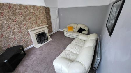 4 bedroom house to rent - Photo 2