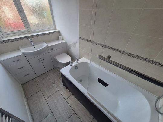 Islington, Halesowen, Halesowen, B63 - Photo 1