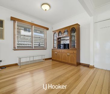 Spacious Family Living - Photo 2