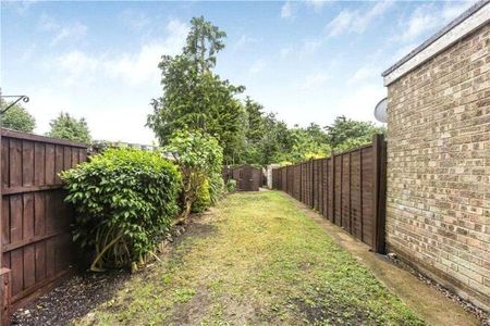 3 bedroom terraced house to rent - Photo 2