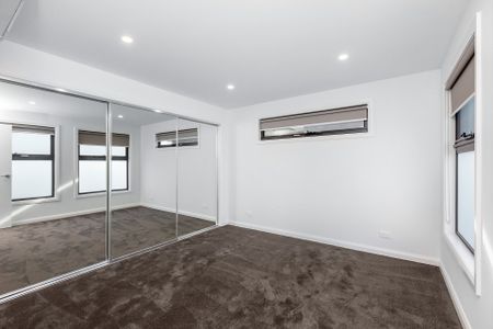 Luxury, sophisticated and low maintenance! - Photo 2