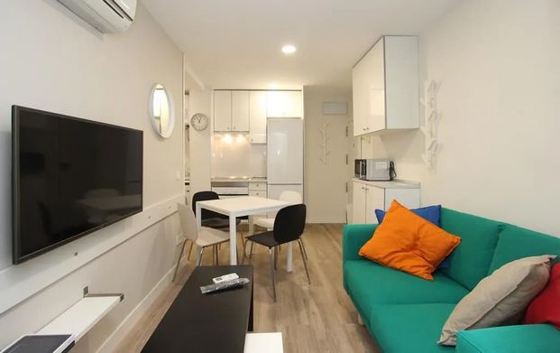 Calle Rosa, Getafe, Community of Madrid 28903 - Photo 1