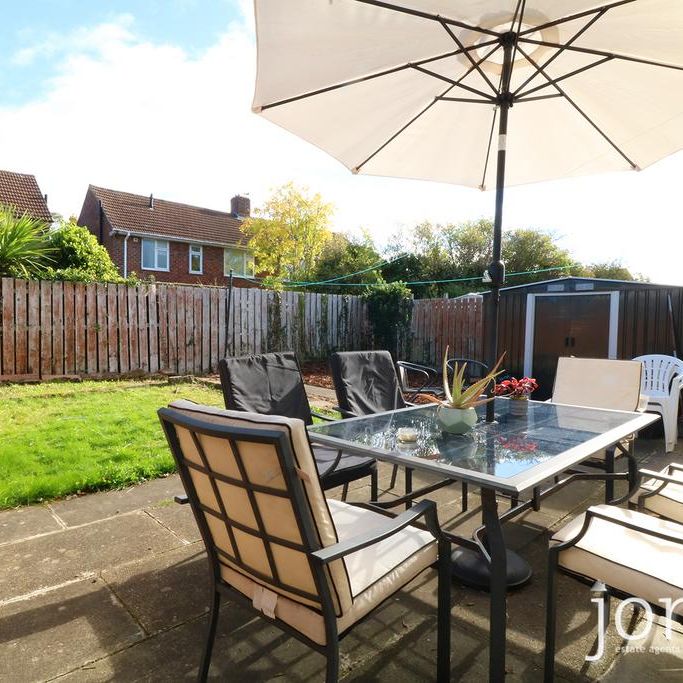 3 bedroom semi-detached house to rent - Photo 1