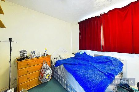 4 bedroom House To Let - Photo 2