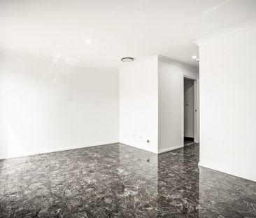 Expansive Freestanding Townhome in a Highly Desired Pocket - Photo 2