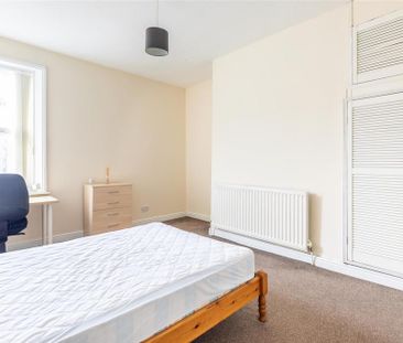 5 bedroom terraced house to rent - Photo 4