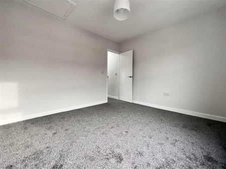 Edinburgh Street, Gorse Hill, Swindon, SN2 - Photo 4