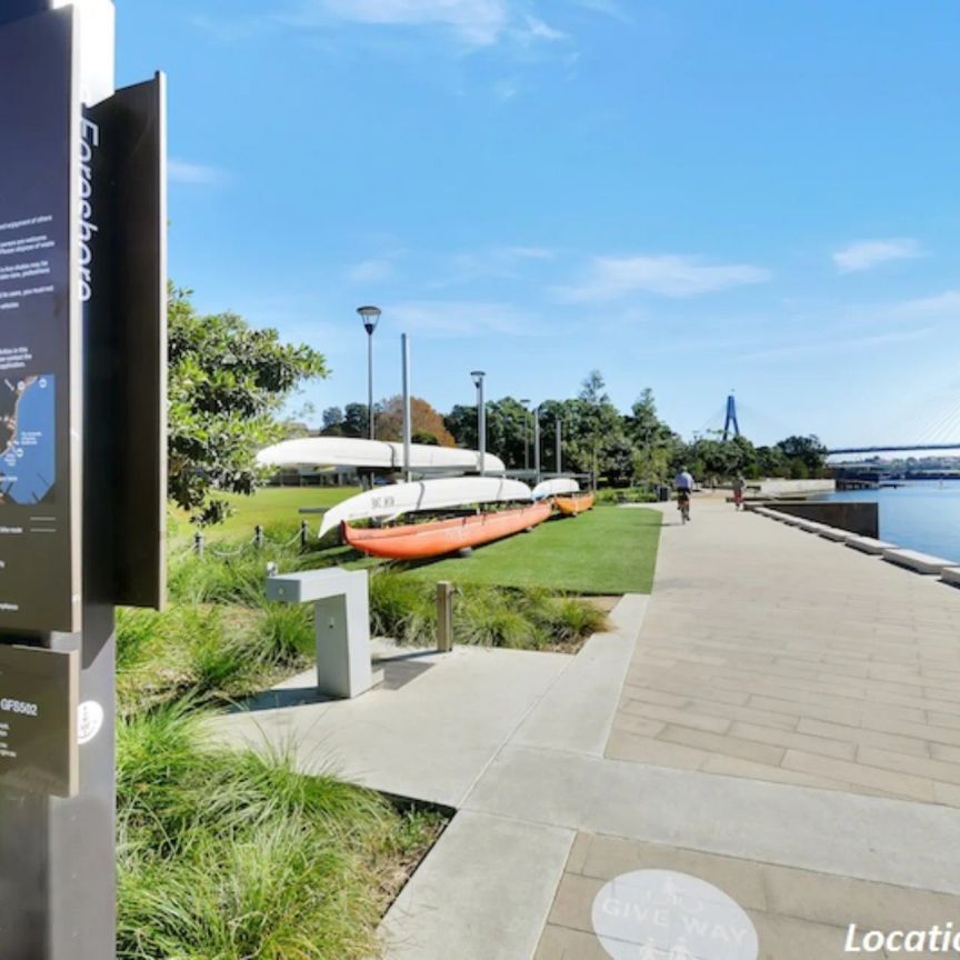 Stunning Two-Bedroom Apartment with Panoramic Bay & Bridge Views - Photo 1