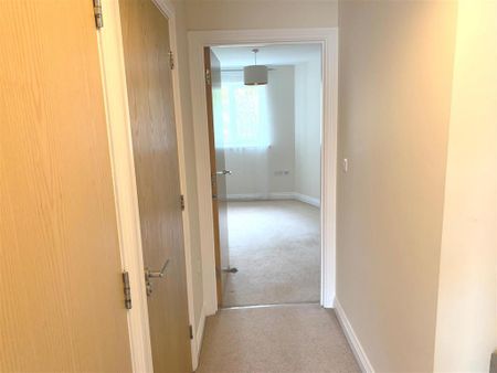 2 bedroom flat to rent - Photo 5