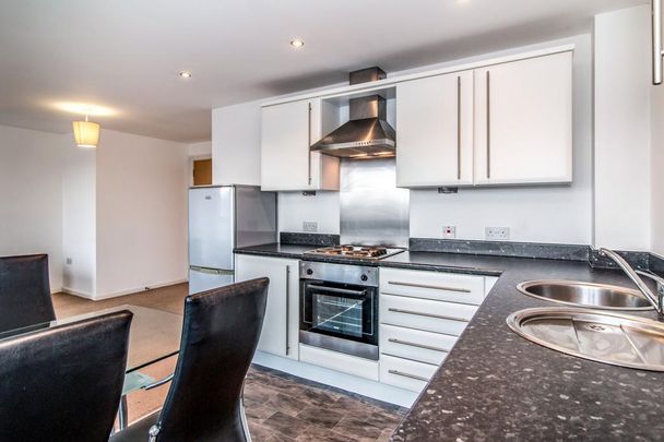 2 bedroom flat to rent - Photo 1