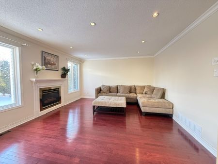 For Lease - 2 Kentsdale Drive, South of Baseline to Knoxdale, Ontario - Photo 3