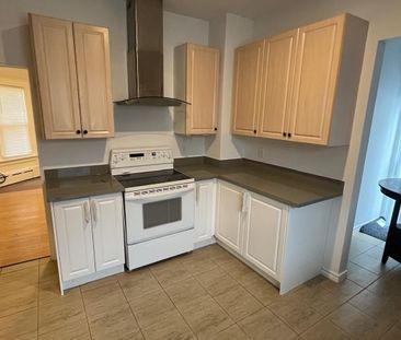 For Lease - 5928 Delaware Street, Niagara Falls, Ontario - Photo 2