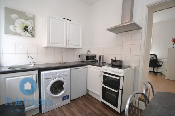 4 bed Flat for Rent - Photo 1