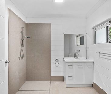 Fully Renovated and fully Air Conditioned 2 Bedroom Villa with LUG ... - Photo 5