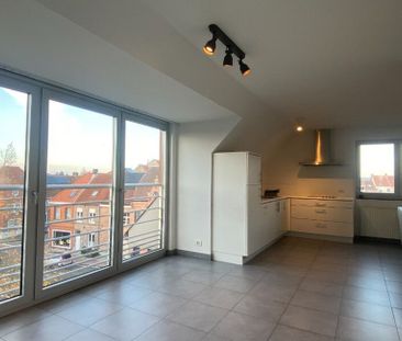 Appartement te huur in Sint-Kruis voor € 795 met 1 slaapkamer - Photo 1