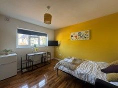 1 bed Shared Flat for Rent - Photo 4