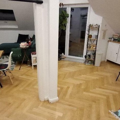 Dachtraum mit Balkon und Klimaanlage sucht langfristige/n Mieter/In - Photo 1