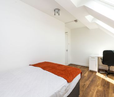 6 Bed Maisonette, Greyhound Road, W6 - Photo 3