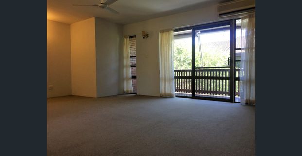 Spacious 2 bedroom unit in Mackay CBD - Photo 1